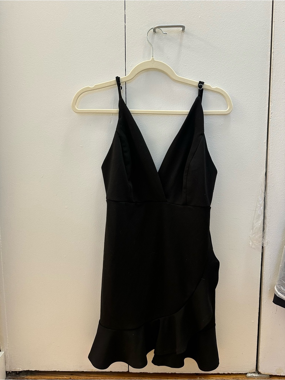 Black Ruffle-Hem V-Neck Dress - Women's Size M